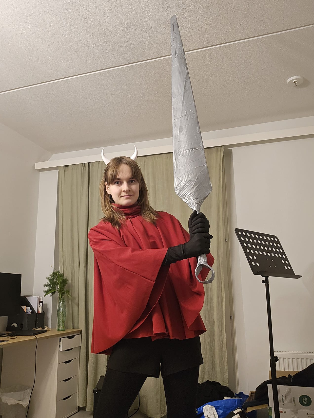 Monik Hornet cosplay